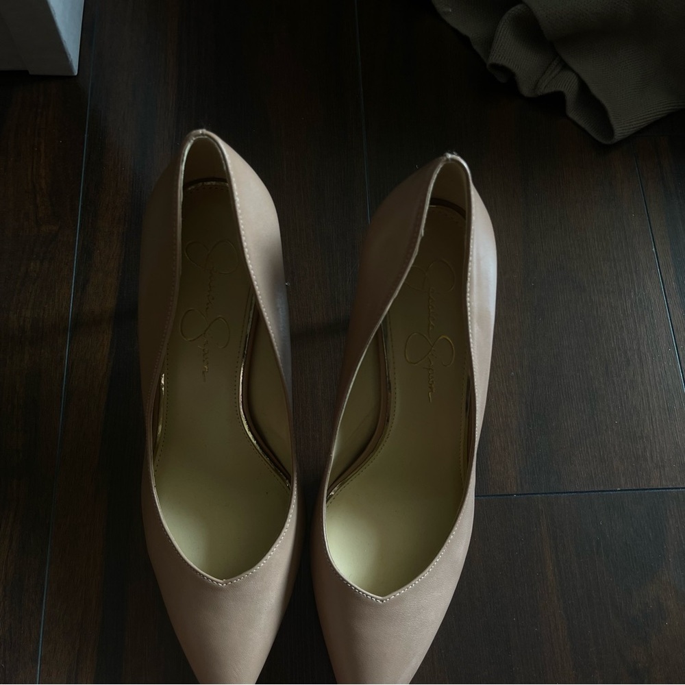 Jessica Simpson Tan Pumps